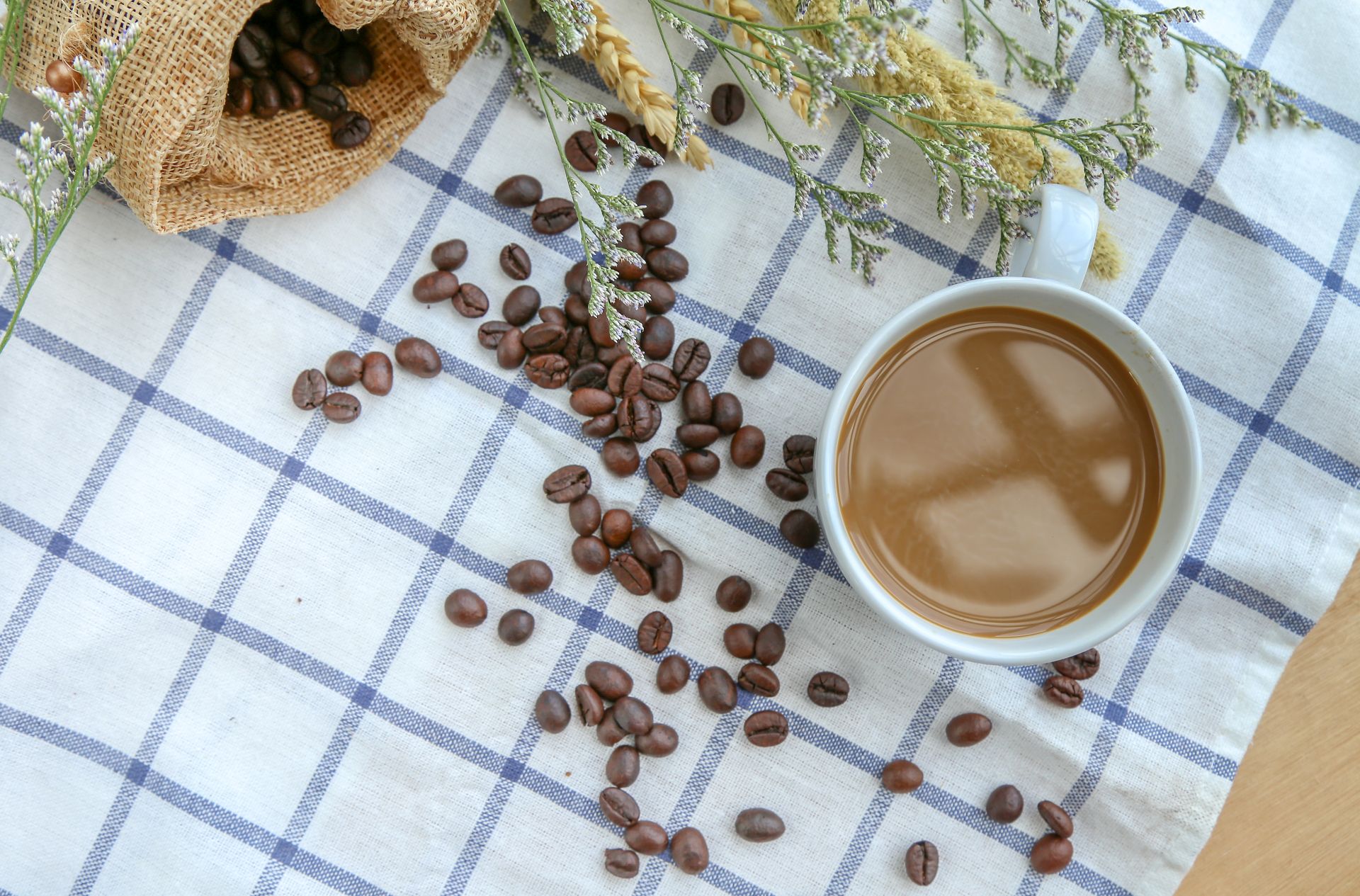 淺焙黑咖啡護肝有感！醫師提醒：每天一杯肝癌風險可降40%