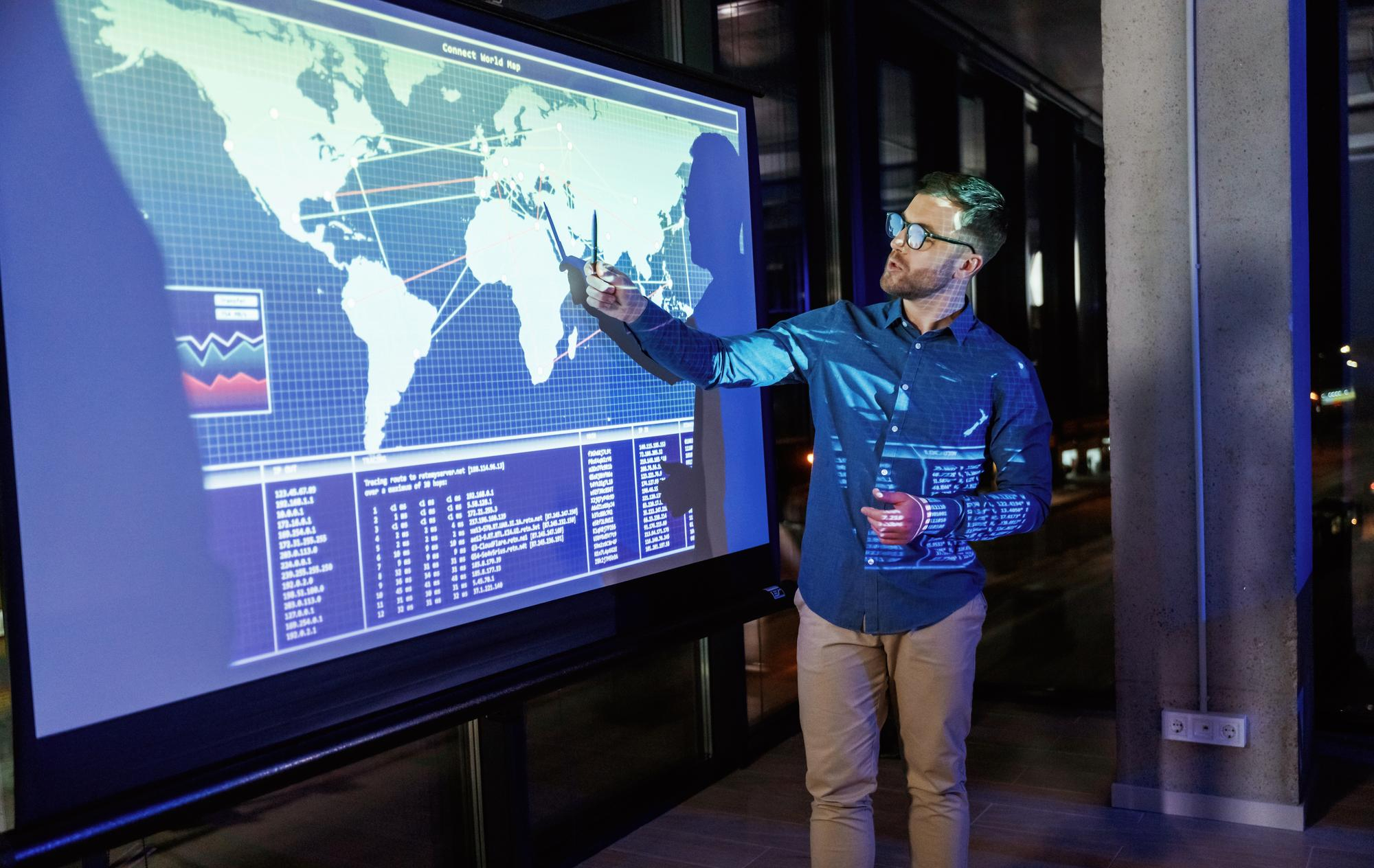 AI數據視覺化分析地圖與圖表展示畫面