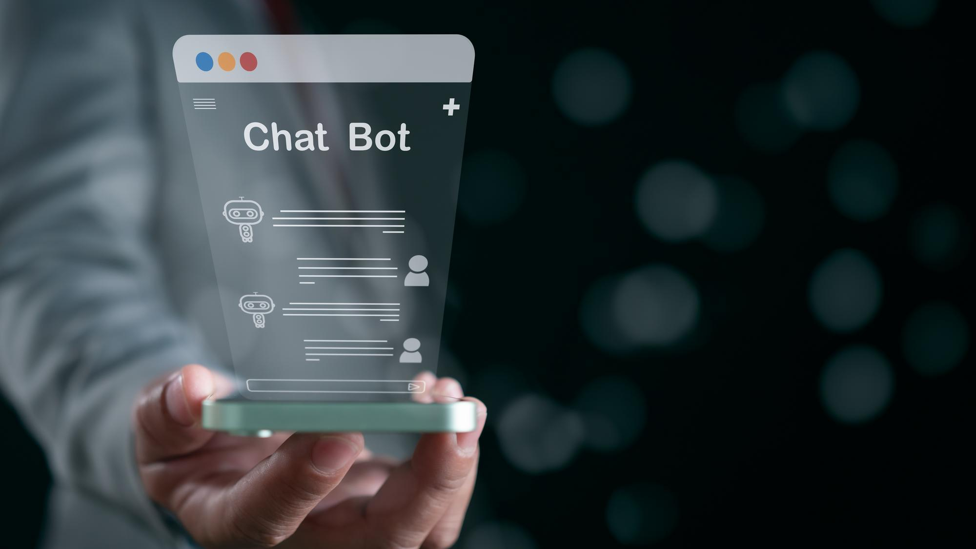 手機螢幕上顯示聊天機器人對話介面的科技概念畫面