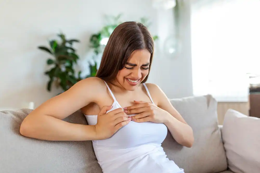 身體警訊別硬撐！醫提醒乳房、腋下異常恐是疾病前兆