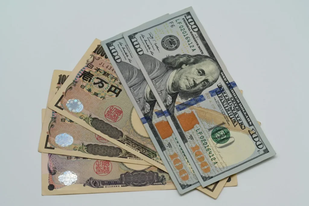 日圓走弱帶動換匯潮公股銀估下半年低檔震盪