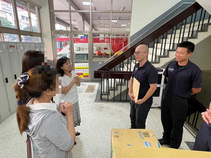 患者恢復良好至中港消防分隊表達感謝之意。(圖/台中市政府消防局提供)